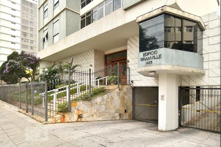 Apartamento à venda com 327m², 5 quartos e 2 vagasGuarita, entrada e portões da garagem