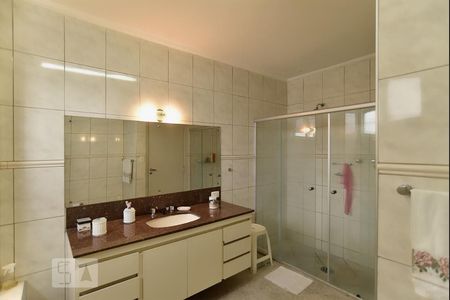 Apartamento à venda com 327m², 5 quartos e 2 vagasBanheiro da suite