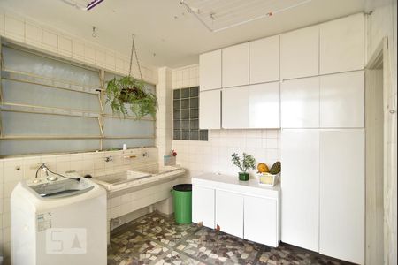 Apartamento à venda com 327m², 5 quartos e 2 vagasÁrea de serviço