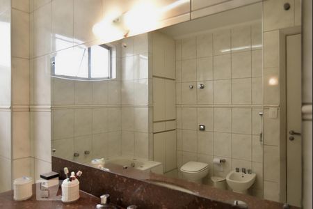 Apartamento à venda com 327m², 5 quartos e 2 vagasBanheiro da suite