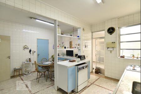 Apartamento à venda com 327m², 5 quartos e 2 vagasCozinha e copa