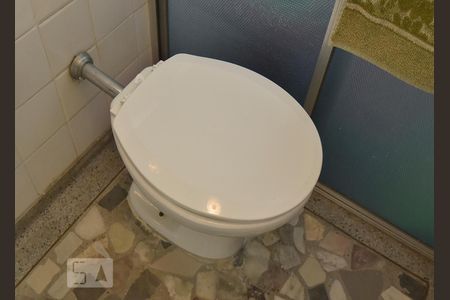 Apartamento à venda com 327m², 5 quartos e 2 vagasBanheiro de serviço - vaso