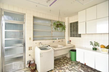 Apartamento à venda com 327m², 5 quartos e 2 vagasÁrea de serviço