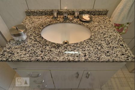 Apartamento à venda com 327m², 5 quartos e 2 vagasBanheiro 1 - gabinete e pia