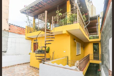 Casa à venda com 175m², 3 quartos e 3 vagasQuintal com Churrasqueira
