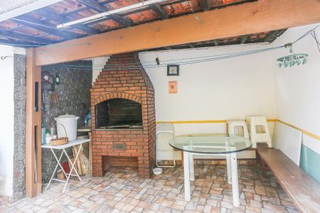 Casa à venda com 175m², 3 quartos e 3 vagasQuintal com Churrasqueira