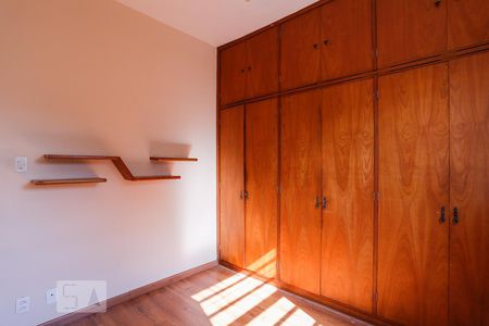 Casa à venda com 350m², 6 quartos e 5 vagasQuarto 1