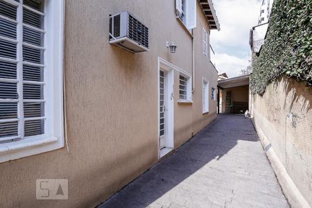 Casa à venda com 350m², 6 quartos e 5 vagasCorredor Externo