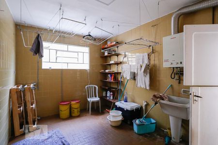 Casa à venda com 350m², 6 quartos e 5 vagasÁrea de Serviço