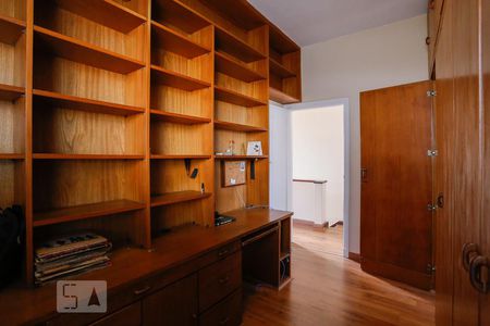 Casa à venda com 350m², 6 quartos e 5 vagasCloset Suíte