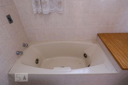 Casa à venda com 350m², 6 quartos e 5 vagasBanheiro Social