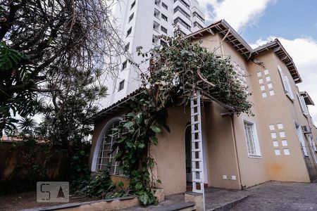Casa à venda com 350m², 6 quartos e 5 vagasEntrada