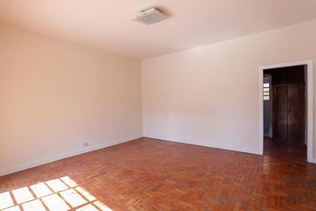 Casa à venda com 350m², 6 quartos e 5 vagasSala Edícula