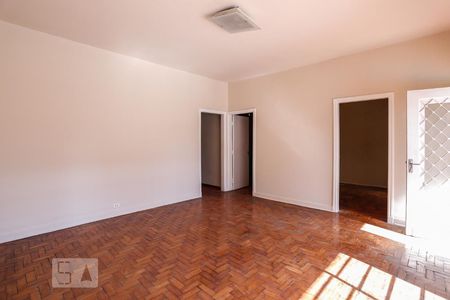 Casa à venda com 350m², 6 quartos e 5 vagasSala Edícula