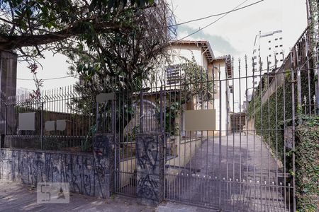 Casa à venda com 350m², 6 quartos e 5 vagasFachada