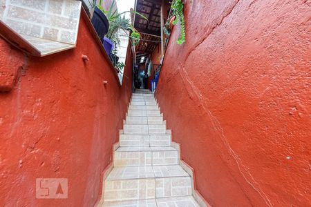 Casa à venda com 70m², 2 quartos e sem vagaEscada