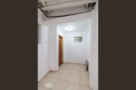 Casa para alugar com 95m², 3 quartos e 1 vagaCorredor lateral externo - entrada da cozinha