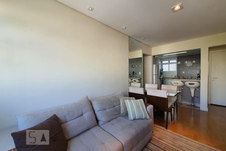 Sala de apartamento para alugar com 3 quartos, 83m² em Aclimação, São Paulo