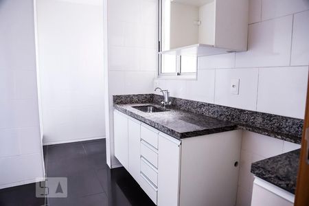Apartamento à venda com 100m², 2 quartos e 2 vagasCozinha