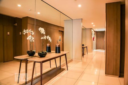 Apartamento à venda com 100m², 2 quartos e 2 vagasHall social