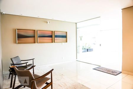 Apartamento à venda com 100m², 2 quartos e 2 vagasHall social