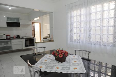 Casa à venda com 150m², 3 quartos e 3 vagasCopa e Cozinha