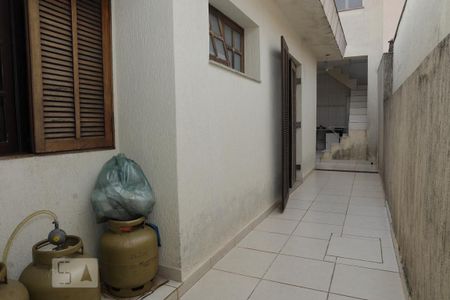 Casa à venda com 150m², 3 quartos e 3 vagasCorredor externo