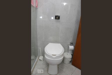 Casa à venda com 150m², 3 quartos e 3 vagasBanheiro do Quarto 1