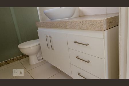 Apartamento para alugar com 55m², 2 quartos e 1 vaga Apartamento para alugar com 55m², 2 quartos e 1 vagaBanheiro