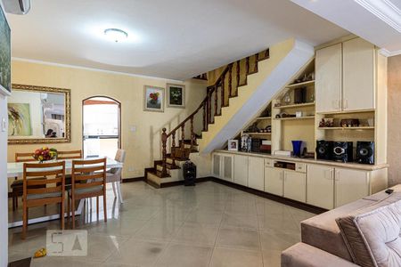 Casa à venda com 240m², 4 quartos e 3 vagas Casa à venda com 240m², 4 quartos e 3 vagasSala de Jantar