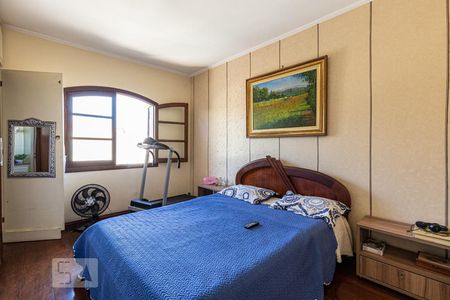 Casa à venda com 240m², 4 quartos e 3 vagas Casa à venda com 240m², 4 quartos e 3 vagasQuarto 4