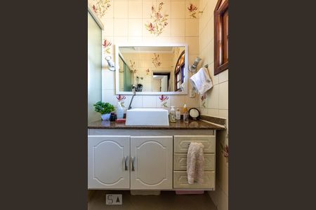 Casa à venda com 240m², 4 quartos e 3 vagas Casa à venda com 240m², 4 quartos e 3 vagasBanheiro do Quarto 4