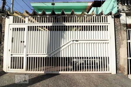 Casa à venda com 135m², 3 quartos e 2 vagasFachada