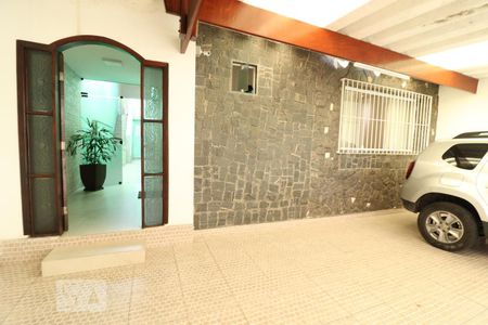 Casa à venda com 135m², 3 quartos e 2 vagasFachada