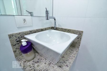 Casa à venda com 135m², 3 quartos e 2 vagasBanheiro de Serviço