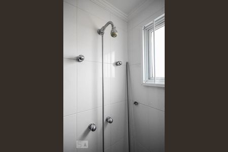 Apartamento à venda com 128m², 3 quartos e 3 vagas Apartamento à venda com 128m², 3 quartos e 3 vagasChuveiro do banheiro da suíte 1