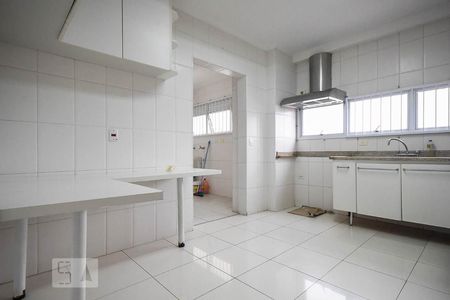 Apartamento à venda com 128m², 3 quartos e 3 vagas Apartamento à venda com 128m², 3 quartos e 3 vagasCozinha