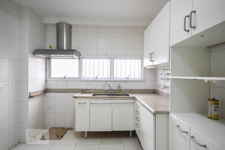 Apartamento à venda com 128m², 3 quartos e 3 vagas Apartamento à venda com 128m², 3 quartos e 3 vagasCozinha