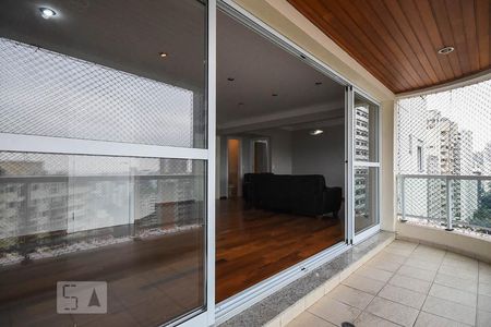 Apartamento à venda com 128m², 3 quartos e 3 vagas Apartamento à venda com 128m², 3 quartos e 3 vagasVaranda