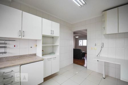 Apartamento à venda com 128m², 3 quartos e 3 vagas Apartamento à venda com 128m², 3 quartos e 3 vagasCozinha