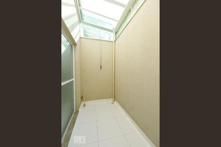 Casa de condomínio à venda com 65m², 2 quartos e 2 vagasÁrea de Serviço