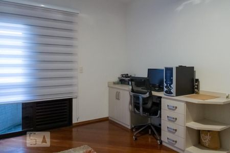 Apartamento à venda com 240m², 4 quartos e 3 vagasQuarto 4