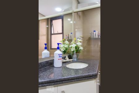 Apartamento à venda com 240m², 4 quartos e 3 vagasBanheiro Social