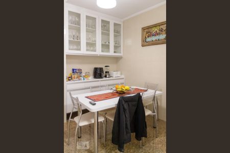 Apartamento à venda com 240m², 4 quartos e 3 vagasCozinha