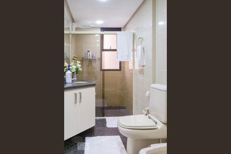 Apartamento à venda com 240m², 4 quartos e 3 vagasBanheiro Social