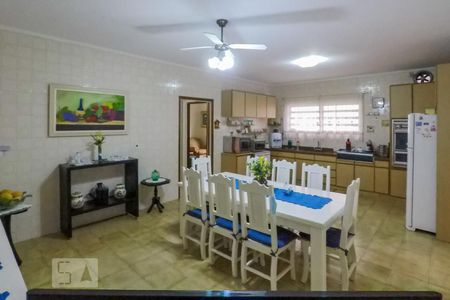 Casa à venda com 350m², 3 quartos e 3 vagasCozinha