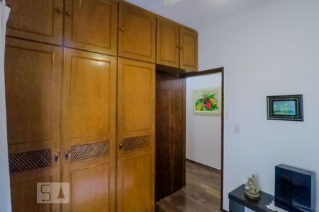 Casa à venda com 350m², 3 quartos e 3 vagasQuarto 2