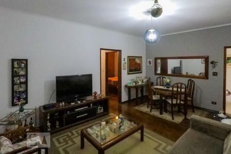Casa à venda com 350m², 3 quartos e 3 vagasSala