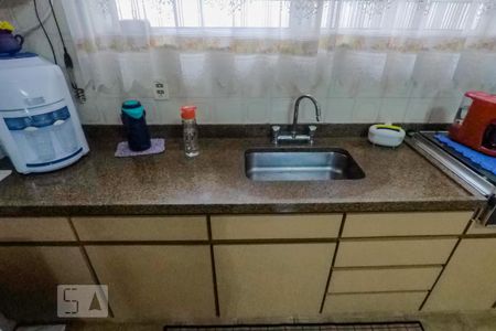 Casa à venda com 350m², 3 quartos e 3 vagasCozinha