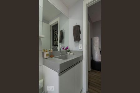 Casa de condomínio à venda com 57m², 1 quarto e 1 vagaBANHEIRO